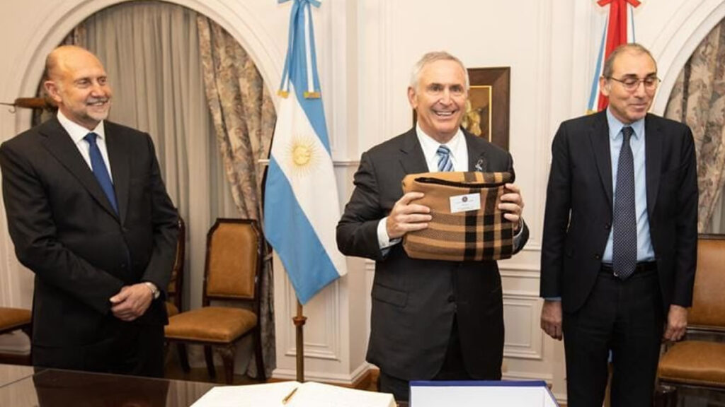 Embajador De Eeuu En Argentina Video En Las Redes Y Felicidad Tras La